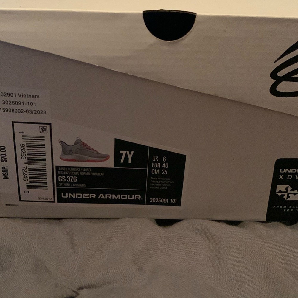 Curry size 7youth shoes
